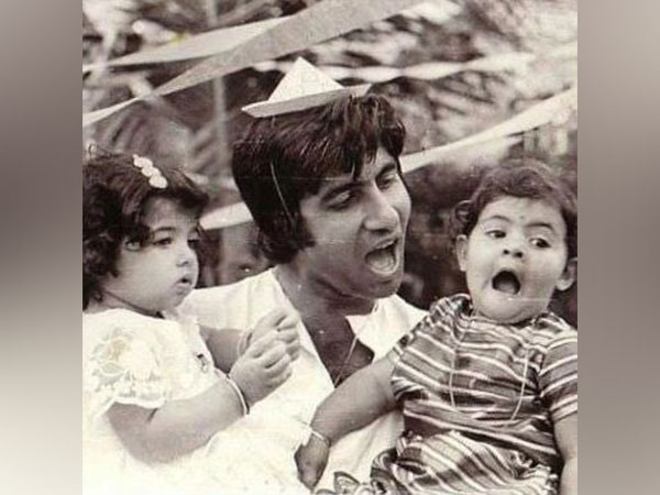 Amitabh Bachchan, young Twinkle Khanna and young Shweta Bachchan (Image source: Instagrm)