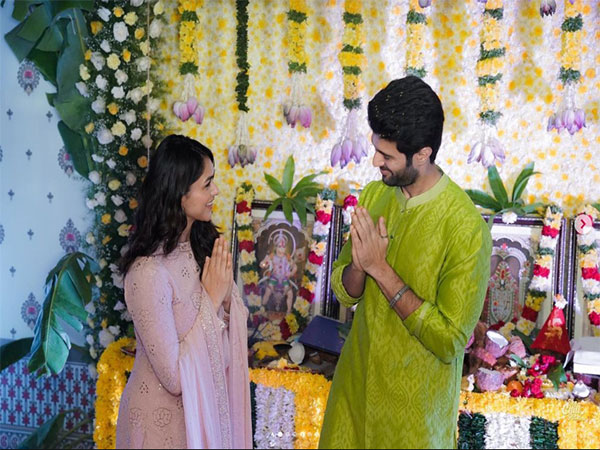 Mrunal Thakur, Vijay Deverakonda (Image source: Instagram)