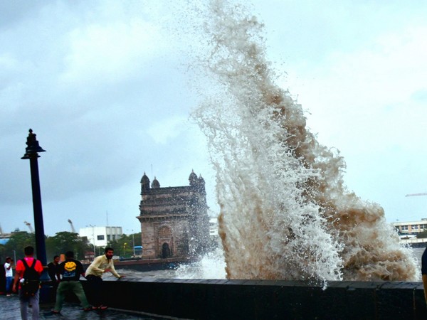 High sea waves strike the coast near Gateway of India (Photo/ANI)