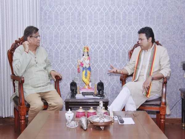 Haryana BJP President Omprakash Dhankhar meets Rajya Sabha MP Biplab Kumar Deb (Photo/ANI)