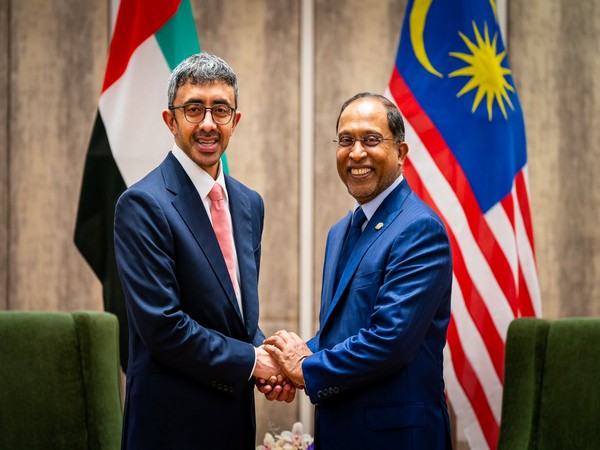 UAE Minister of Foreign Affairs Sheikh Abdullah bin Zayed Al Nahyan, Malaysia Minister of Foreign Affairs Zambry Abdul Kadir (Image Credit: Twitter/@OFMUAE)