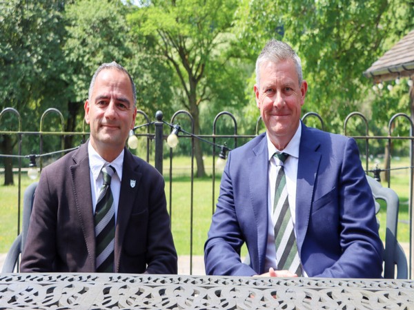 Worcestershire Chairman Fanos Hira and Ashley Giles (Image: Worcestershire County Cricket Club) 