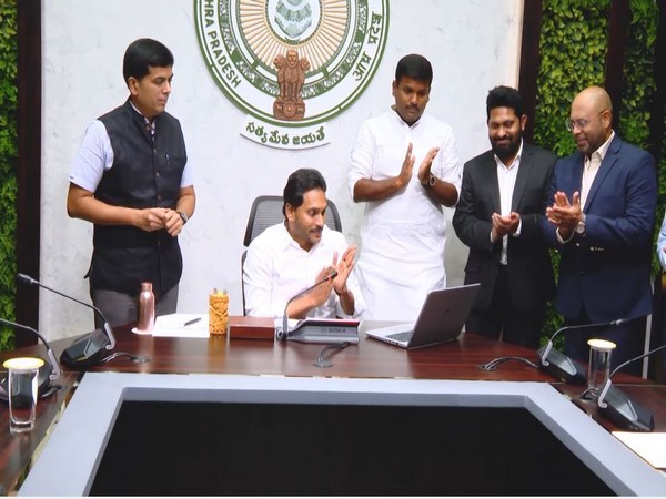 Andhra CM, Jagan Reddy while launching 4G Services (Photo/ANI)