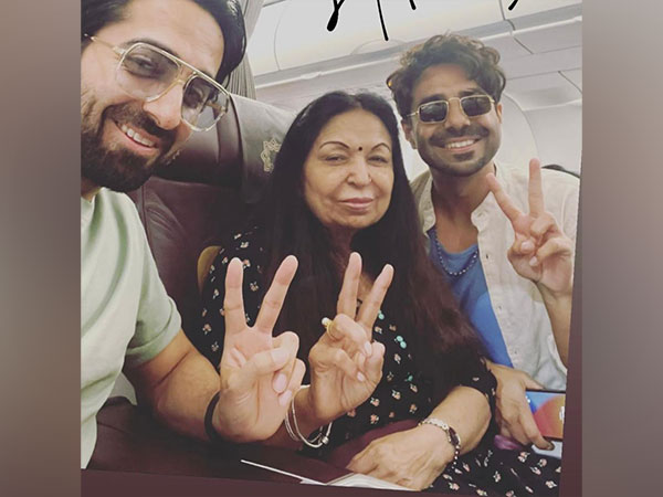 Actor Ayushmann Khurrana and Aparshakti Khurana with their mother (Image source; Instagram)