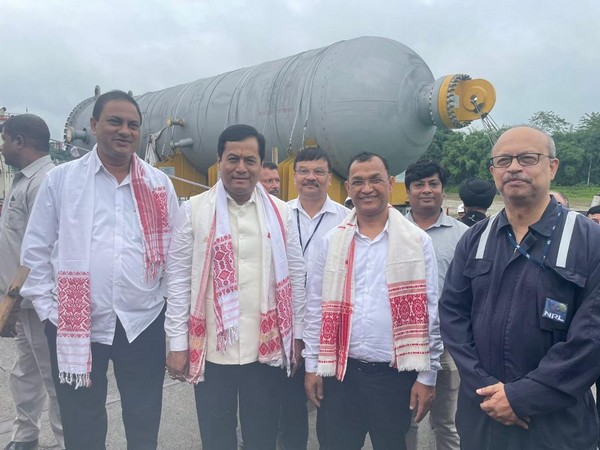 Union Minister Sarbananda Sonowal receives over-dimensional cargo(Photo/ANI)