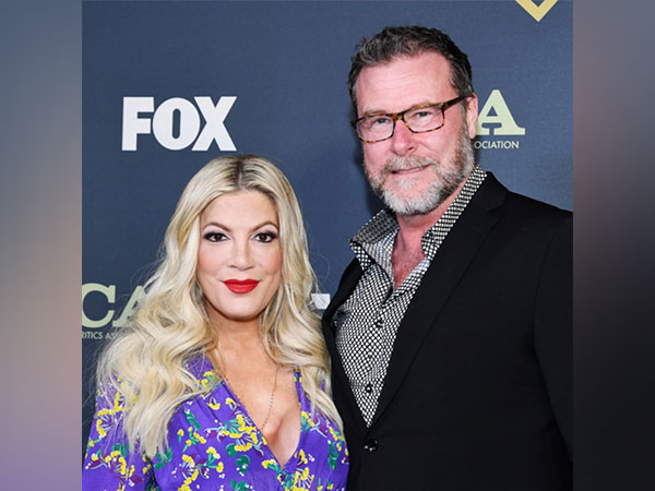 Tori Spelling and Dean McDermott (Image source: Twitter)