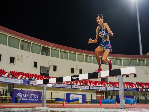 Parul Chaudhary in action during day-2 of National Inter-State Athletics Championship (Image: IIS/AFI)