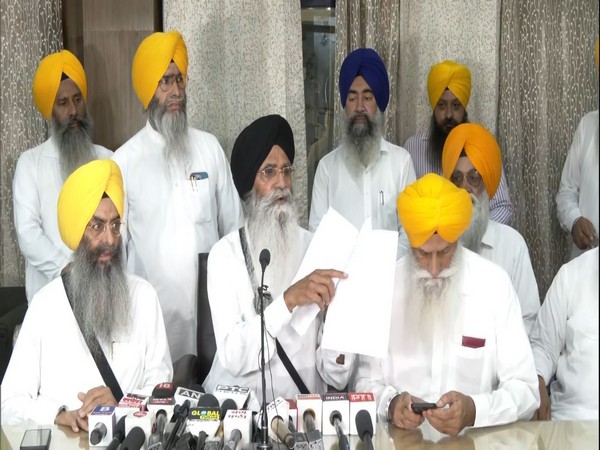 SGPC President Harjinder Singh Dhami (Centre). (Photo/ANI)