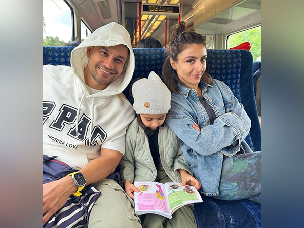 Kunal Kemmu, Inaaya, Soha Ali Khan (Image source: Instagram)