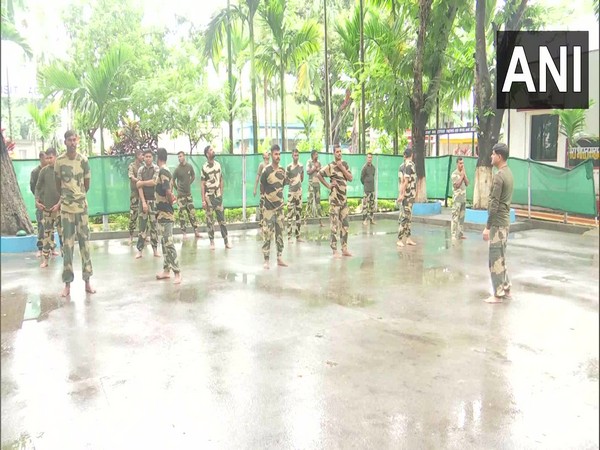 BSF jawans perform Yoga at Fulbari in Siliguri (Photo/ANI)