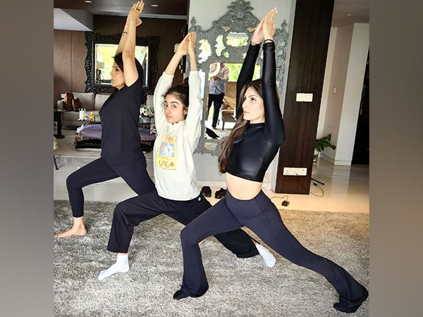 Neetu Kapoor with daughter and granddaughter (Image source: Instagram)