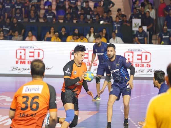 Golden Eagles Uttar Pradesh in action during Premier Handball League (Image: PHL)