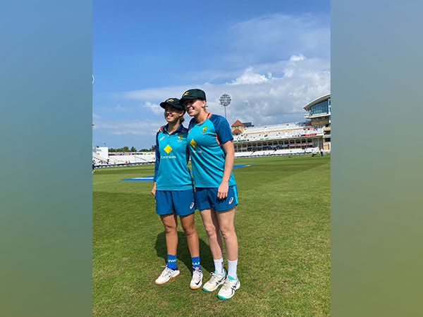 Phoebe Litchfield and Kim Garth (Photo: Twitter/Australian Women's Cricket Team)