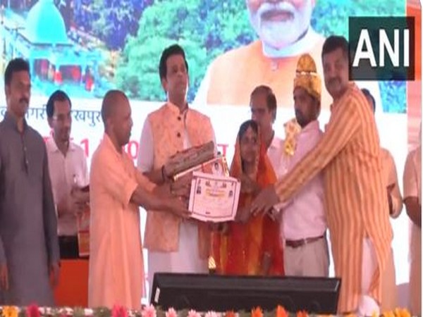  Uttar Pradesh Chief Minister Yogi Adityanath at the mass marriage program in Gorakhpur. (Photo/ANI)