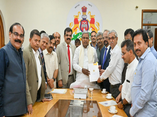 Karnataka Chief Minister Siddaramaiah with FKCCI. (Photo/ANI)