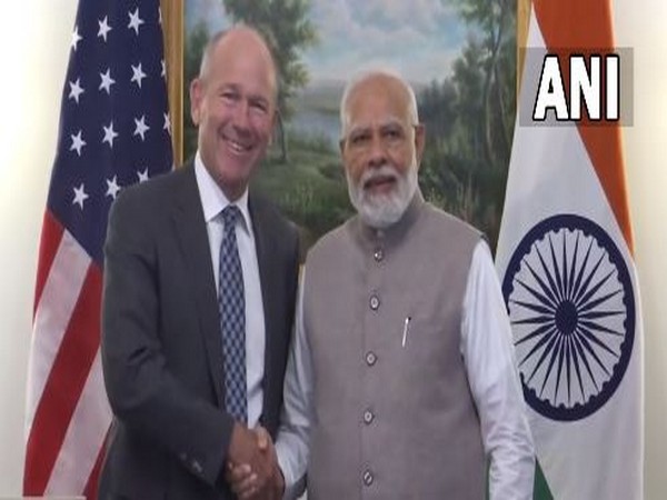 Boeing CEO David L Calhoun with Prime Minister Narendra Modi.