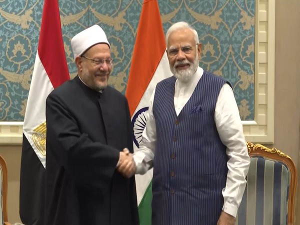 Prime Minister Narendra Modi with Grand Mudti of Egypt, Dr Shawki Allam (Photo/ANI)