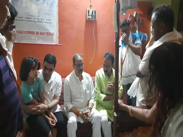 West Bengal Minister Moloy Ghatak meets deceased TMC leader Dhananjay Choubey's family (Photo/ANI)