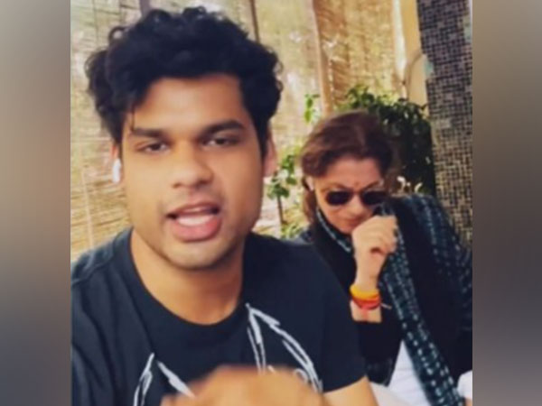 Dimple Kapadia and Karan Kapadia (Image source: Twitter)