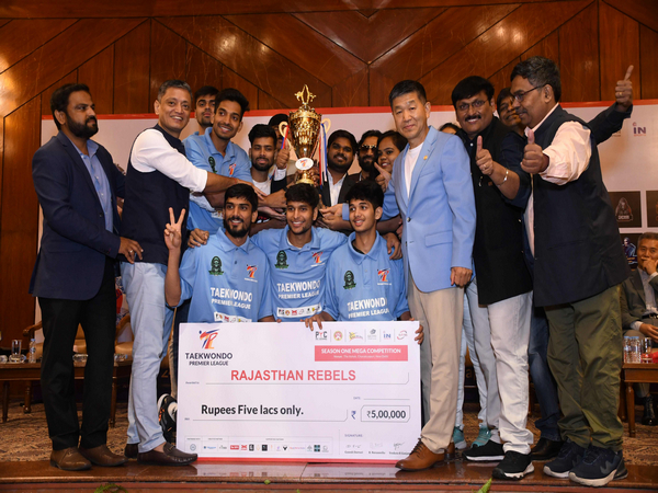 Rajasthan Rebels lifting Taekwondo Premier League trophy (Image: TPL)