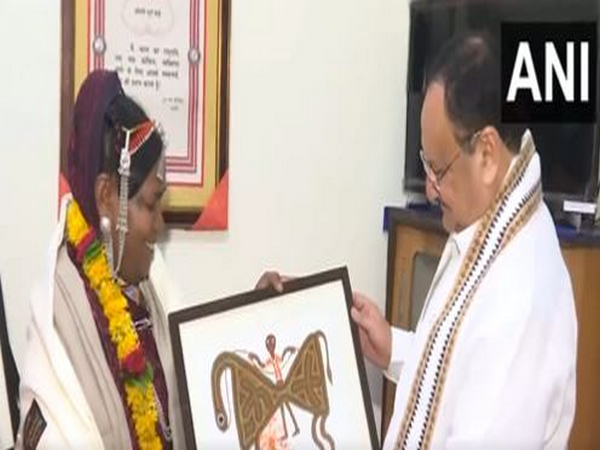 BJP president Nadda meets Padma awardee Bhil artist Bhuri Bai (Photo/ANI)