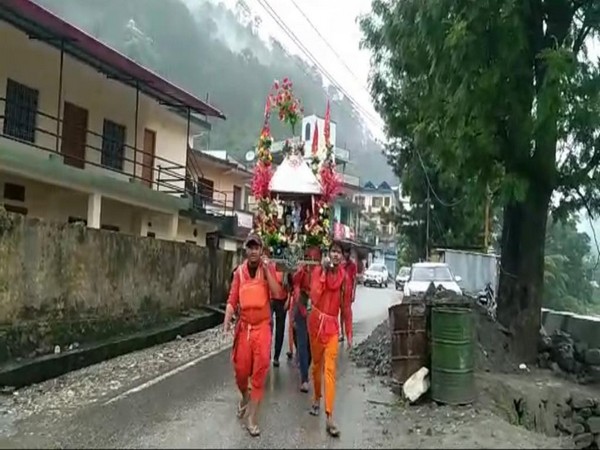 Kanwariyas started reaching Gangotri and Gomukh (Photo/ANI)