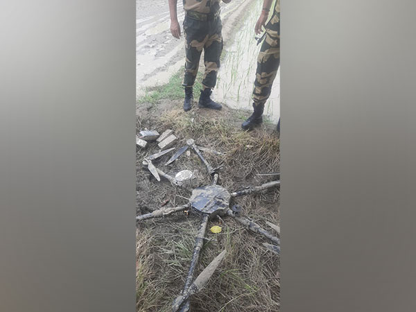 BSF recovers Pakistani drone in Punjab's Tarn Taran (Image/ANI)