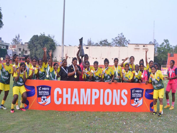 Tamil Nadu team celebrating with the trophy. (Photo- AIFF Media)