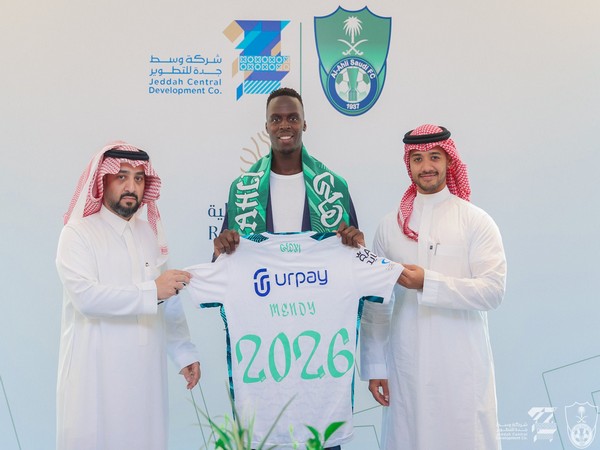Edouard Mendy (Twitter: Photo/ALAHLI_FCEN)