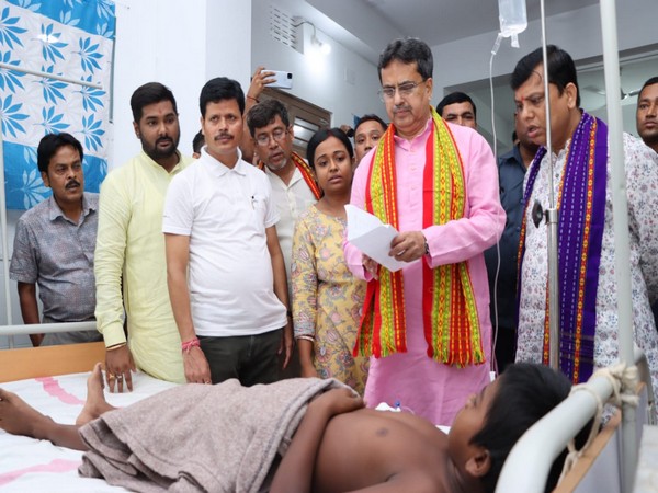 Tripura CM Manik Saha met the injured persons who are undergoing treatment in hospitals (Photo: Twitter/@DrManikSaha2)