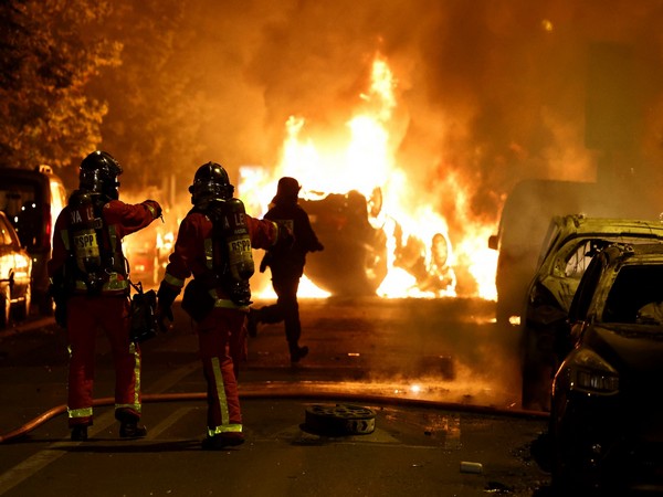 Riots after a teenager shot dead by police in Paris suburb (Photo Credit: Reuters)
