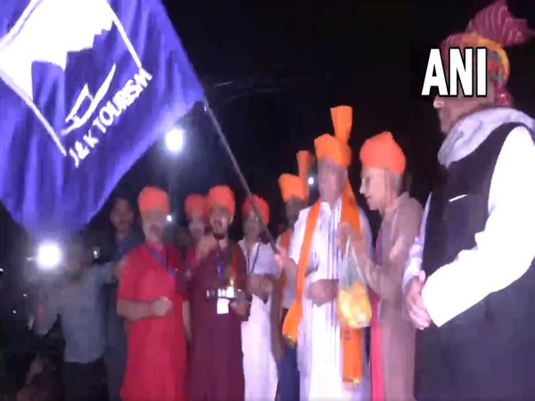LG Manoj Sinha flags off the first batch of Amarnath Yatra pilgrims (Photo/ANI)