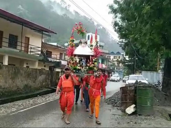 Kanwariyas arriving early at Gangotri and Gomukh, Uttarakhand (Photo/ANI)