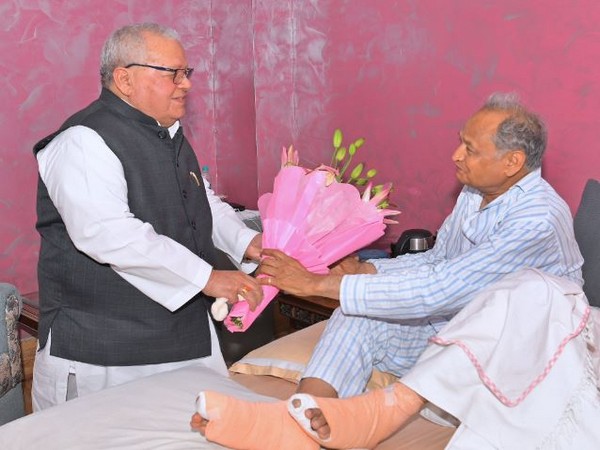 Rajasthan Governor Kalraj Mishra meet Chief Minister Ashok Gehlot (Photo courtesy/Ashok Gehlot Twitter handle)