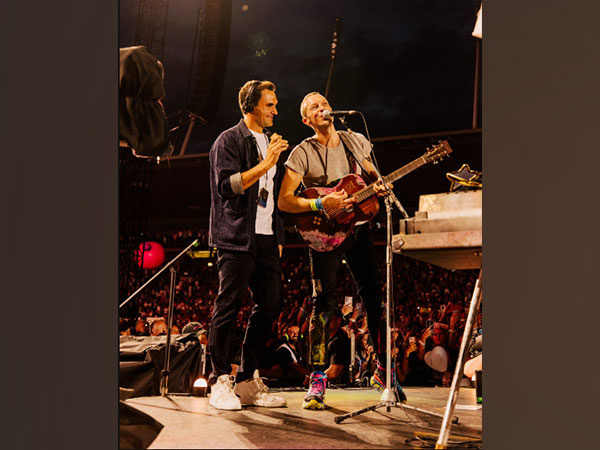 Roger Federer attends Coldplay concert (Image source: Twitter)