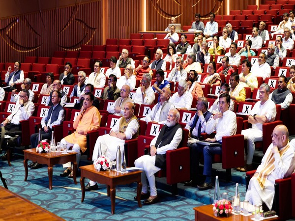 PM Modi at Council of Minister's meeting (Pic courtesy/PM Modi Twitter handle)