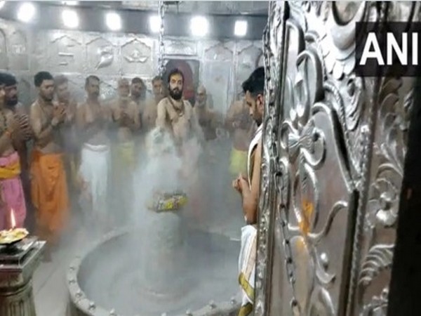 Bhasma Aarti being performed at Mahakaleshwar Temple on Tuesday (Photo/ANI)