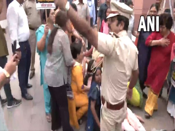 Congress Mahila Morcha protests outside BJP HQ against price rise. (Photo/ANI)