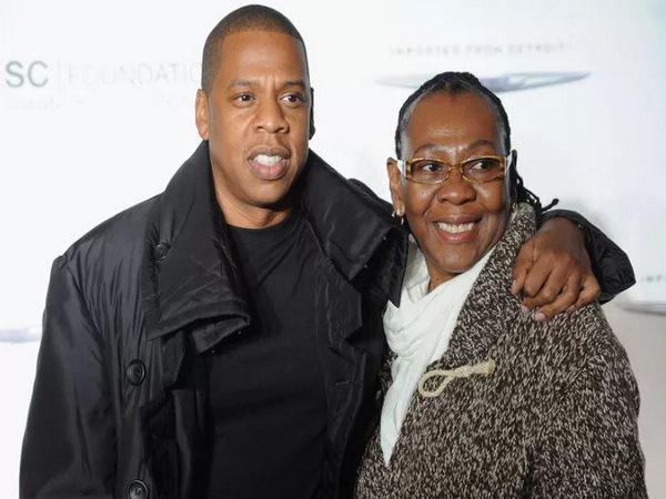 JAY-Z and Gloria Carter (Image source: Twitter)