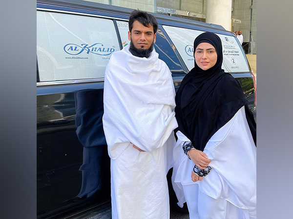 Sana Khan and her husband (Image source: Instagram)