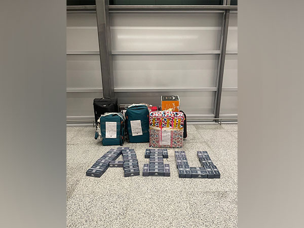 2.279 Kgs Gold and 1,01,000 Cigarettes seized at Hyderabad Airport. (Photo/ANI)