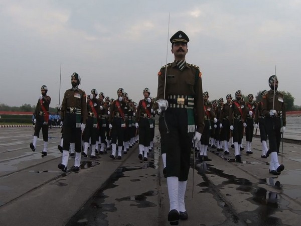 Indian tri-services contingent leaves for French (Photo/PIB Delhi)