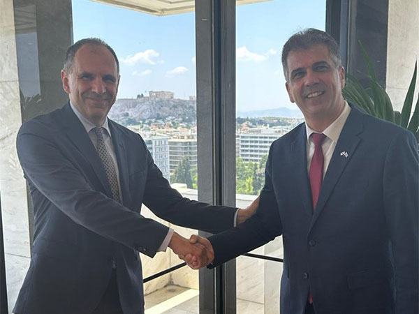 Greek Foreign Minister Giorgos Irapatris, Israeli Foreign Minister Eli Cohen (Image Credit: Twitter/@elicoh1) 