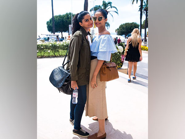 Sonam Kapoor with Rhea Kapoor (Image source: Instagram)