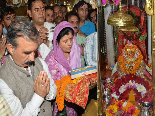 Himachal CM Sukhu pays obeisance at Mata Chintpurni temple. (Photo/ANI)