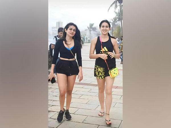 Sara Ali Khan and Tanya Ghavri (Image source: Instagram)