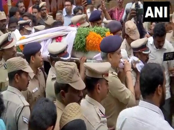Top TN Police officers pay last respects to DIG Vijayakumar's mortal remains(Photo/ANI)