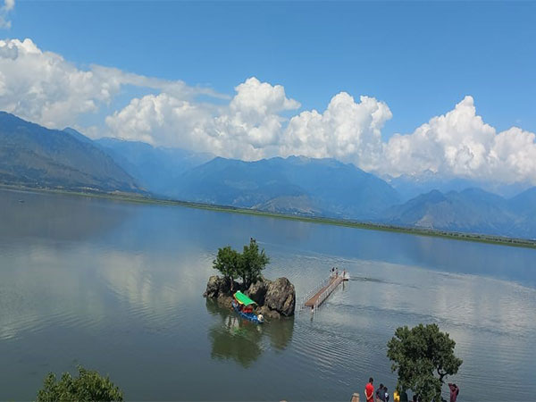 Revival of tourism in Kashmir (Photo/ANI)