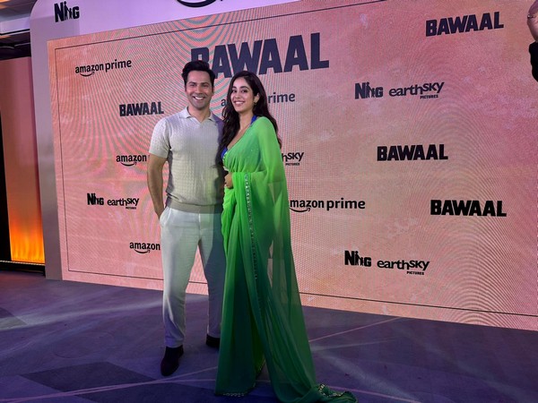 Varun Dhawan, Janhvi Kapoor (Image source/ANI)