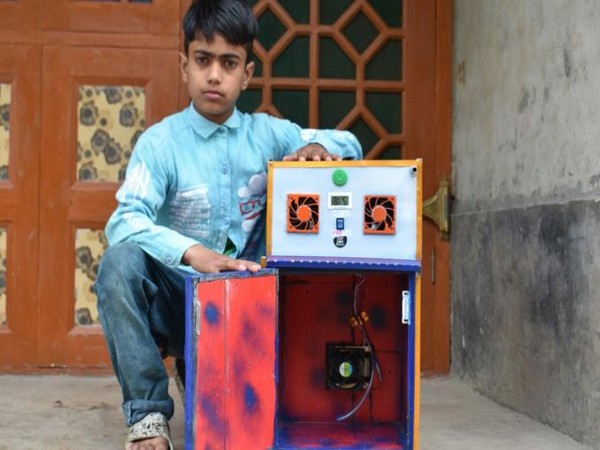 12-year-old Kashmiri boy's ingenious '4in1' machine (Photo/ANI)